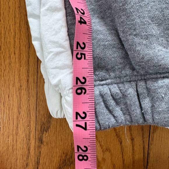 Nike women’s White and Gray Joggers - Picture 6 of 11